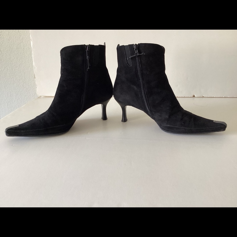 Donald J. Pliner Black Suede Ankle Boots, “Lindt” 9.5 M